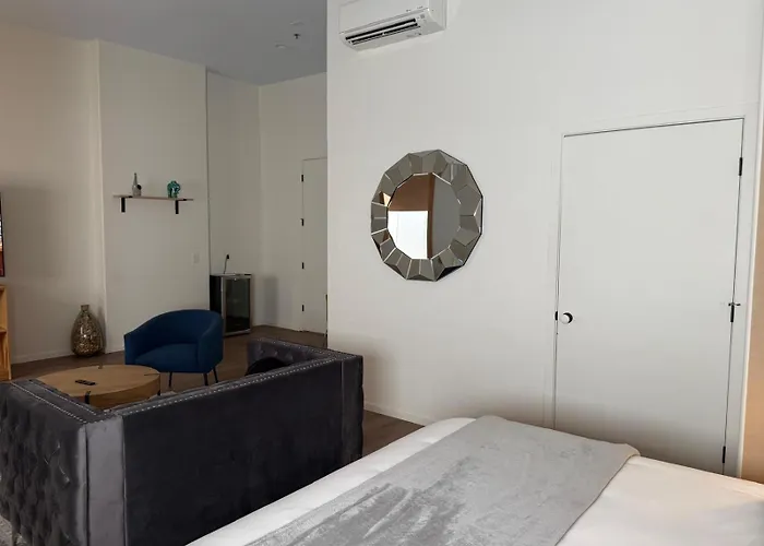Unicorn Zebra Hotel *